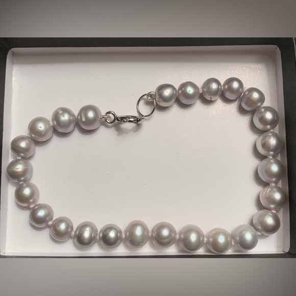 Jewelry - Natural 8 mm Gray Pearl 7" Bracelet Sterling Silver 925 hand knotted